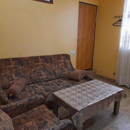 Guest House In Center Yerevan Exterior photo