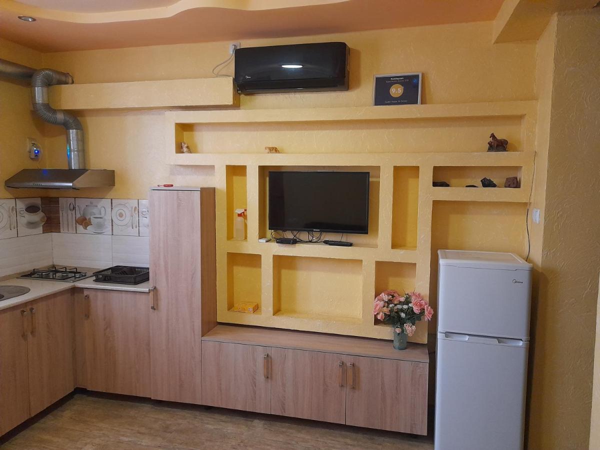 Guest House In Center Yerevan Exterior photo