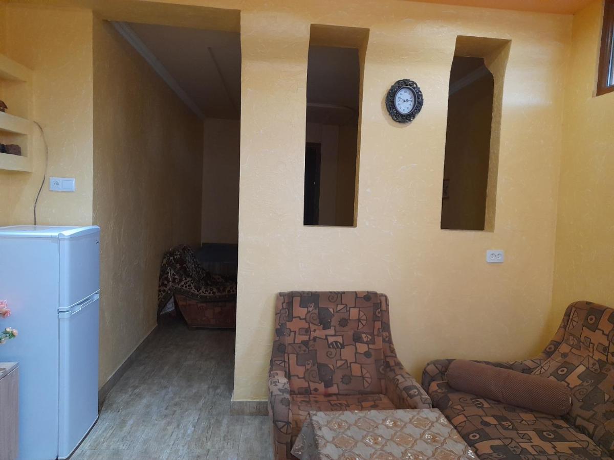 Guest House In Center Yerevan Exterior photo