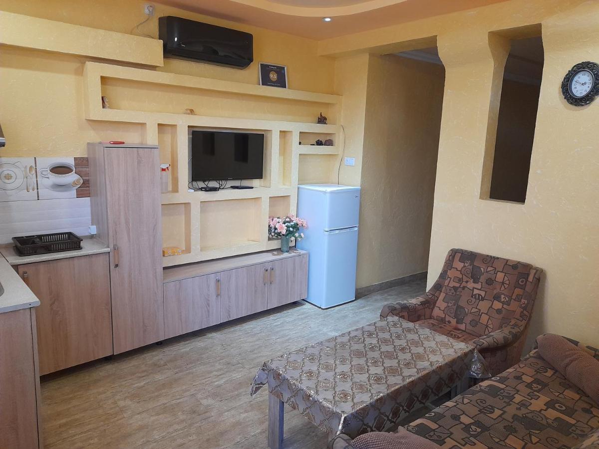Guest House In Center Yerevan Exterior photo